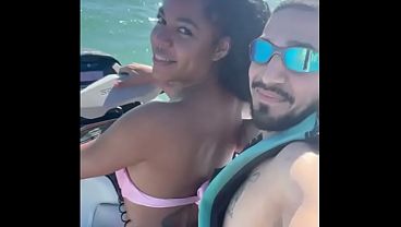 A delicious young Brazilian girl gets lost in her cuckolded husband’s clutches and goes to have sex with the jet ski instructor at sea, far from her cuckolded husband.