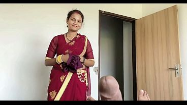 Indiase bhabhi wordt in doggy style genomen